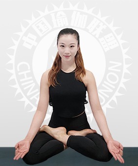 中国瑜伽联盟RYT200高级培训导师-YOYO老师